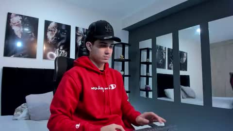 alejo_gray1 online show from 01-15-26, 12:43