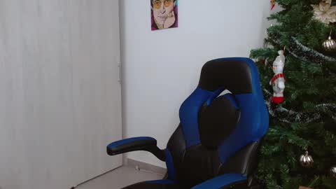 David online show from 11-30-25, 04:33