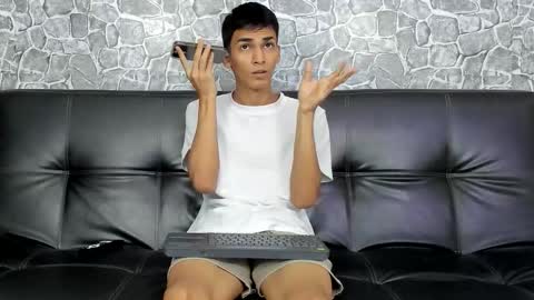 alejo peverell online show from 11-17-25, 07:52