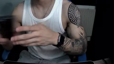 Snapshot of alejoduarte16 chatting on 12-18-25, 05:19 alejoduarte16 online show from 12-18-25, 05:19