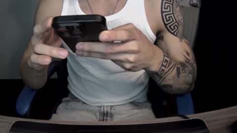 Snapshot of alejoduarte16 chatting on 02-08-26, 02:09 alejoduarte16 online show from 02-08-26, 02:09