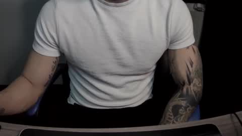 Snapshot of alejoduarte16 chatting on 02-14-26, 05:10 alejoduarte16 online show from 02-14-26, 05:10