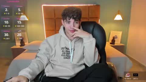 Snapshot of alejootwink chatting on 10-30-25, 02:35 ALejoo Saenz online show from 10-30-25, 02:35