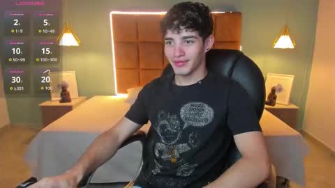 Snapshot of alejootwink chatting on 11-03-25, 12:46 ALejoo Saenz online show from 11-03-25, 12:46