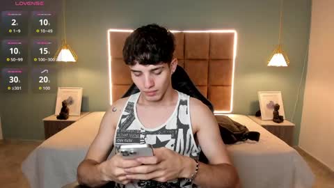 ALejoo Saenz online show from 04-25-26, 05:10