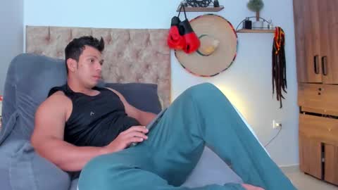 Snapshot of alejostrong chatting on 01-11-26, 08:58 alejostrong online show from 01-11-26, 08:58