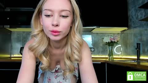 Snapshot of aleksa_cutie chatting on 01-12-25, 09:40 Next stream - 2 dec - online show from 01-12-25, 09:40