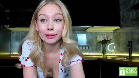 Snapshot of aleksa_cutie chatting on 01-12-25, 12:44 Next stream - 2 dec - online show from 01-12-25, 12:44