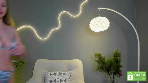 Snapshot of aleksa_cutie chatting on 02-01-25, 12:58 Next stream - 2 dec - online show from 02-01-25, 12:58