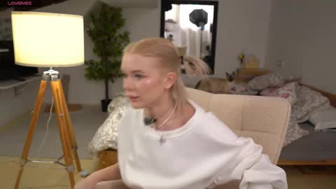 Lexi online show from 12-05-25, 04:10