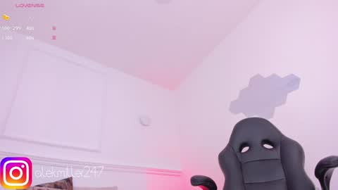 Snapshot of aleksandra_miller chatting on 01-06-25, 03:40 Aleksandra online show from 01-06-25, 03:40