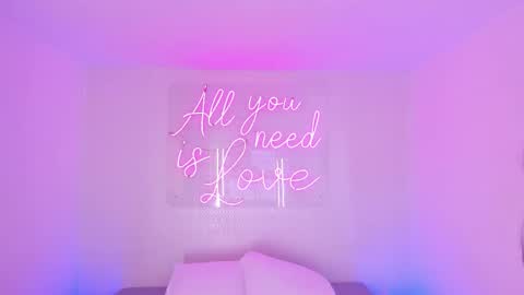 Aleksandra  online show from 11-18-25, 04:06