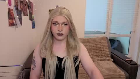 ALENA  INDEPENDENT MODEL online show from 05-22-26, 06:09