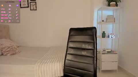 Snapshot of alesay_dreams chatting on 07-28-26, 01:45 Alesay online show from 07-28-26, 01:45
