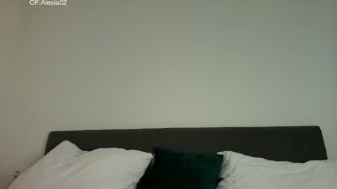 Snapshot of alesia02 chatting on 03-25-26, 01:00 alesia02 online show from 03-25-26, 01:00