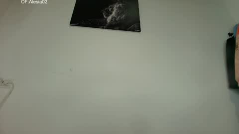 Snapshot of alesia02 chatting on 04-04-26, 04:33 alesia02 online show from 04-04-26, 04:33