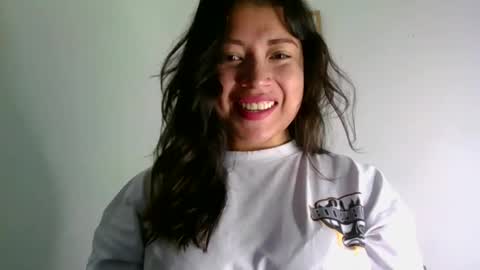 QUEEN OFF MILk  IM BACK  15 NOV online show from 04-01-26, 05:21