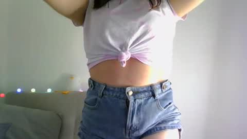 QUEEN OFF MILk  IM BACK  15 NOV online show from 04-24-26, 08:00