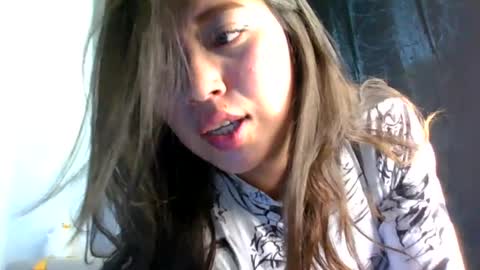 QUEEN OFF MILk  IM BACK  15 NOV online show from 06-02-26, 10:23