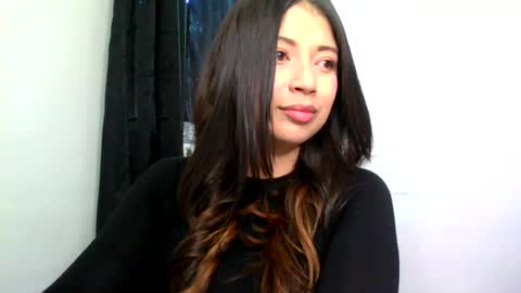 QUEEN OFF MILk  IM BACK  15 NOV online show from 07-25-26, 07:33