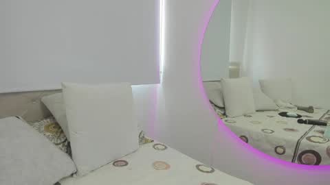 Alessa Moreno online show from 01-21-25, 05:41