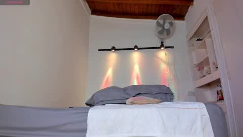 Snapshot of alessa_wells28 chatting on 12-16-25, 10:09 Alessa online show from 12-16-25, 10:09