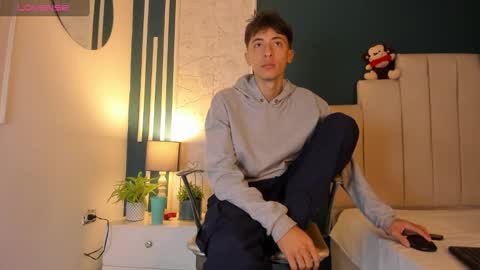 Alessandro Dybala online show from 01-31-25, 12:29