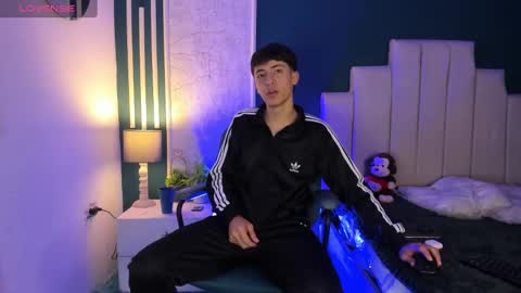 Alessandro Dybala online show from 02-26-25, 12:14