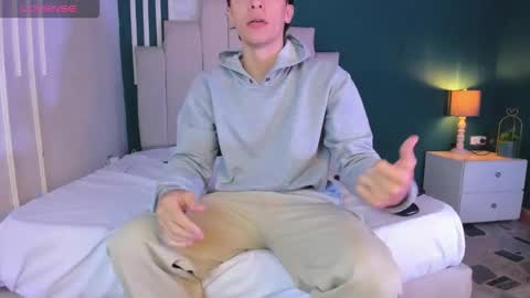 Alessandro Dybala online show from 11-25-25, 12:27