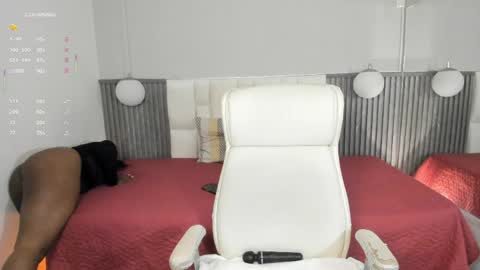 Yy  online show from 04-06-26, 07:04