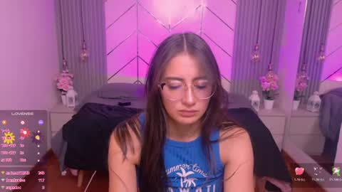 Snapshot of alessia_moore chatting on 07-28-26, 07:39 Alessia online show from 07-28-26, 07:39