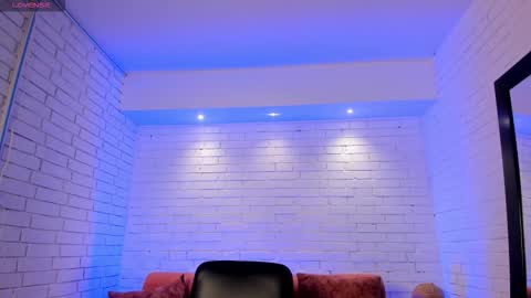 Alessia  Everyday From 0530 to 1430 Col Time online show from 11-19-25, 11:54