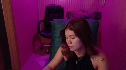 Snapshot of alessiamonroe_ chatting on 05-28-26, 08:28 alessiamonroe_ online show from 05-28-26, 08:28