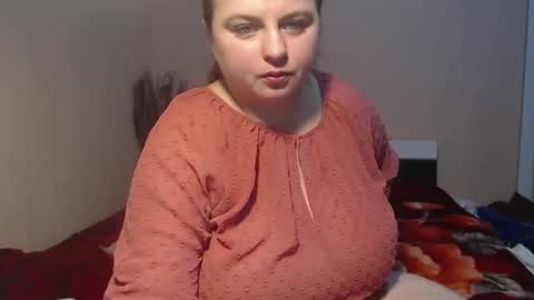 Snapshot of alessianeyl chatting on 12-21-25, 02:30 Alessia online show from 12-21-25, 02:30