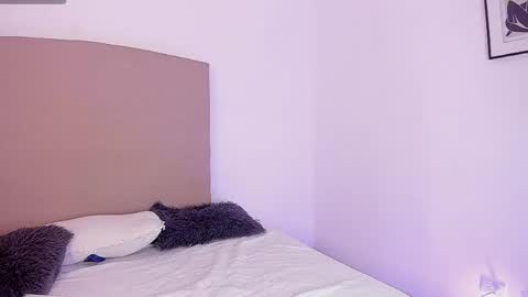Alessia Moon online show from 05-13-26, 07:22