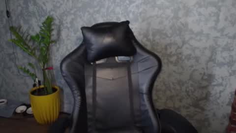 Alex online show from 04-11-26, 08:02