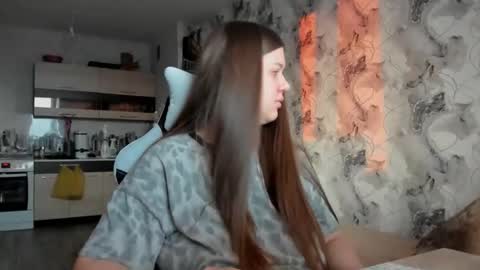 Aletta Oushen online show from 11-19-25, 09:53