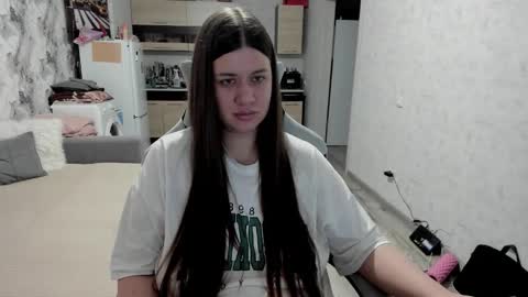 Aletta Oushen online show from 11-24-25, 10:59