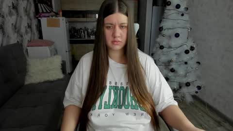 Aletta Oushen online show from 12-22-25, 09:06