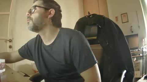 Snapshot of alex81pv1981 chatting on 03-11-25, 08:09 alex81pv1981 online show from 03-11-25, 08:09