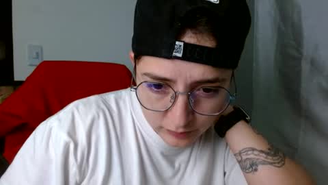 Snapshot of alex_parker07 chatting on 07-02-26, 03:23 Alex Parker online show from 07-02-26, 03:23