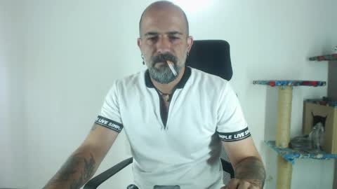 Snapshot of alex_saints_ce chatting on 04-10-26, 01:27 Alex Saints online show from 04-10-26, 01:27