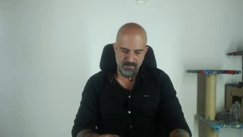 Snapshot of alex_saints_ce chatting on 04-13-26, 01:05 Alex Saints online show from 04-13-26, 01:05