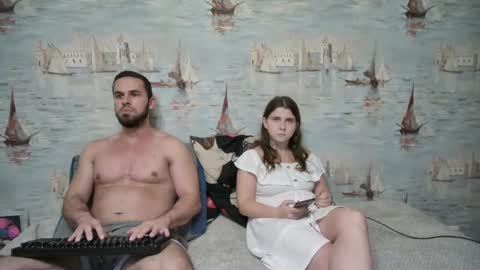 Alex and Sarah online show from 10-03-25, 07:33