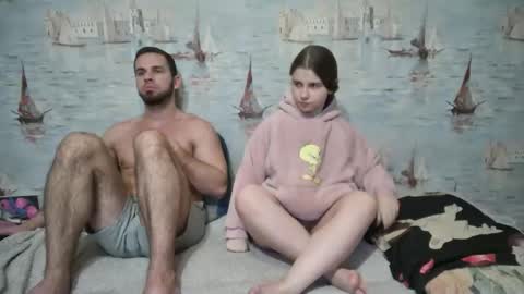 Alex and Sarah online show from 10-07-25, 07:33