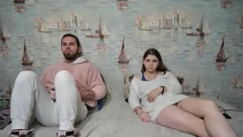 Alex and Sarah online show from 10-13-25, 09:48