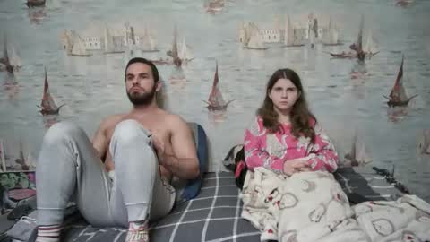 Alex and Sarah online show from 10-24-25, 12:08