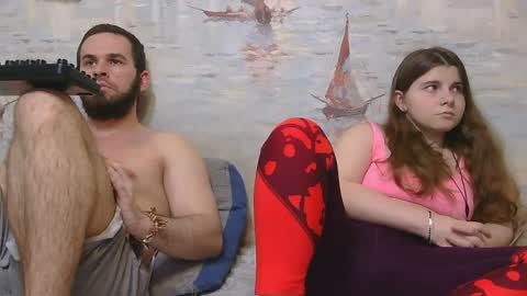 Alex and Sarah online show from 05-18-26, 02:07