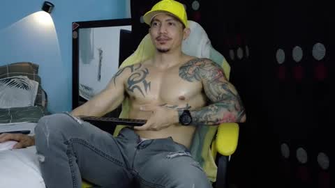 alex_sthorm online show from 04-12-26, 03:33