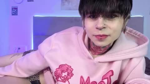 Snapshot of alex_valllley chatting on 02-06-26, 11:08 Alex Valley online show from 02-06-26, 11:08